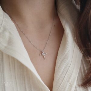 Meree – Alvina Cross Necklace Sterling Silver Kalung Wanita Anti Karat