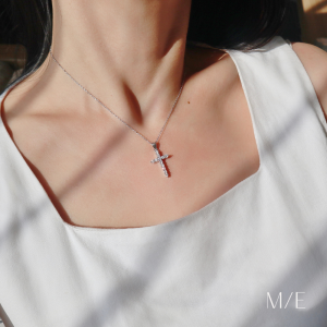 Meree – Gloria Pave Cross Necklace Sterling Silver Kalung Salib Wanita Anti Karat