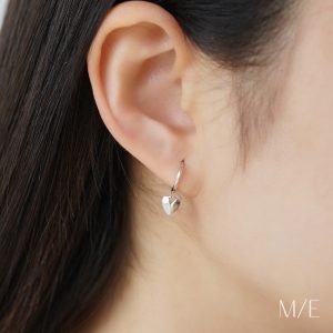Meree – Inoa Heart Huggies Sterling Silver Anting Perak Wanita Anti Karat