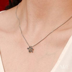Meree – Linnea Flower Necklace Stainless Steel 316 Kalung Wanita Tahan Karat